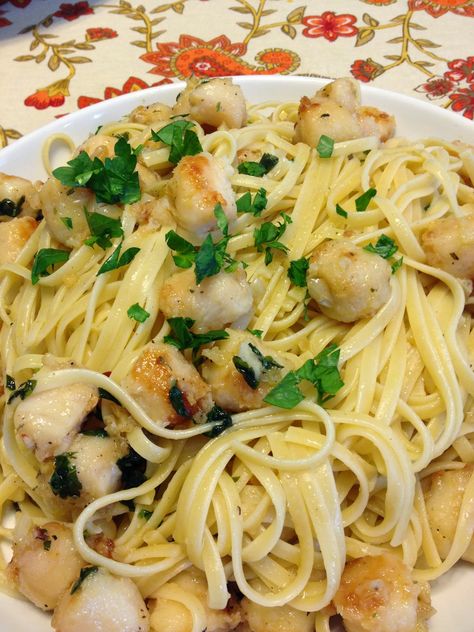 Bay Scallops and Linguine ~ The Bee Skep Scallop Recipes Baked, Scallop Linguine, Recipes Scallops, Lemon Butter Scallops, Bay Scallop Recipes, Scallop Recipes Pasta, Butter Scallops, Bay Scallops, Scallop Pasta