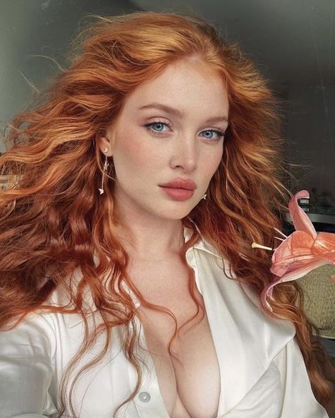 Redhead Instagram, Michelle Instagram, Medium Long Haircuts, Prettiest Celebrities, Red Haired Beauty, Red Hair Woman, Ginger Hair Color, Beautiful Red Hair, Hair Icon