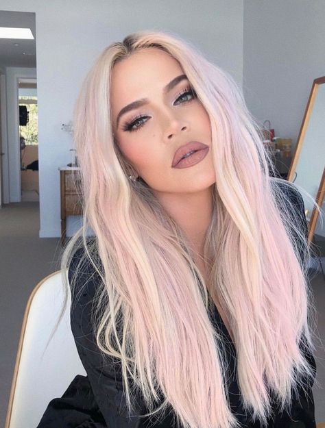 Khloe Kardashian Hair, Pastel Pink Hair Color, Unnatural Hair Color, Ladies Hairstyles, Kardashian Hair, Light Pink Hair, Pink Blonde Hair, Pastel Pink Hair, Hair Color Pastel