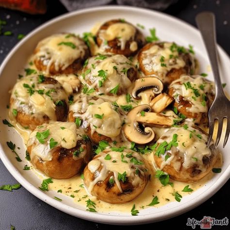 Garlic Parmesan Mushrooms Garlic Parmesan Mushrooms, Parmesan Mushrooms, Mushroom Dish, Creamy Parmesan, Garlic Mushrooms, Baked Pork Chops, Creamy Mushrooms, Creamy Pasta, Garlic Parmesan