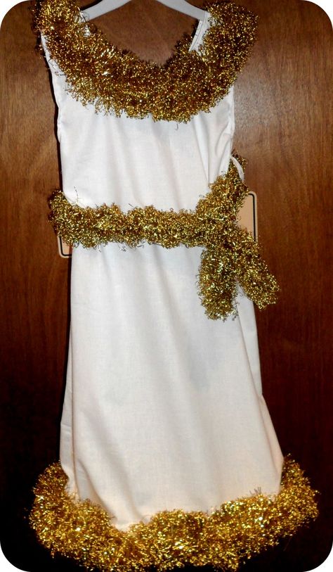 Pillowcase Angel Costume Easy Costumes To Make, Angel Costume Diy, Christmas Skits, Christmas Party Costume, Nativity Costumes, Diy Angels, Easy Costume, Craft Fashion, Christmas Pageant