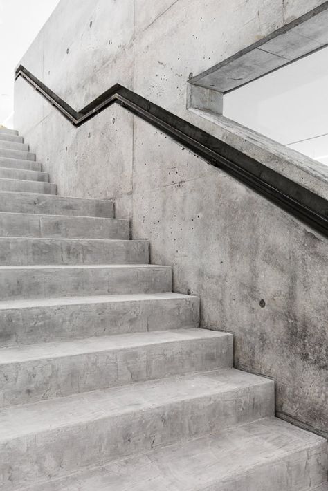 Concrete Aesthetic, Concrete Staircase, Concrete Interiors, Concrete Architecture, Stairs Architecture, Concrete Stairs, Modern Stairs, Exposed Concrete, Brutalist Architecture