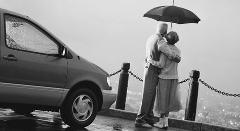 6 Signs Your Marriage Will Last a Lifetime Old Couple In Love, Cute Old Couples, The Love I Want, Grow Old Together, Old Fashioned Love, Longest Marriage, Old Married Couple, Relationship Aesthetic, Old Couple