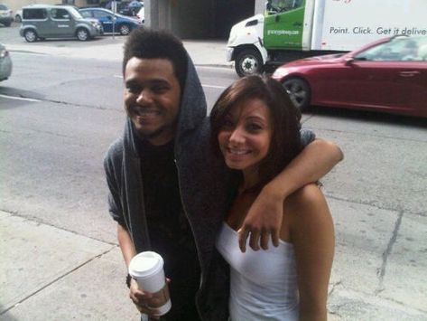 The Weeknd's first ever fan photo :'-) Weeknd Trilogy, Trilogy Aesthetic, The Weeknd Trilogy, House Of Balloons, Abel Makkonen, Abel The Weeknd, Old Pics, Fan Photo, Abel Tesfaye