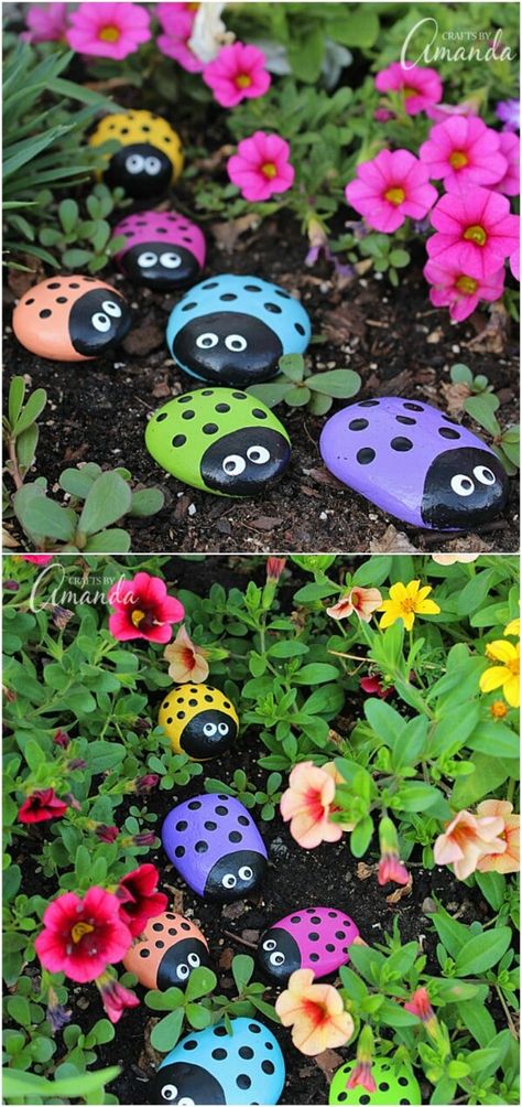 40 Gorgeous DIY Stone, Rock, and Pebble Crafts To Beautify Your Life {With tutorial links} Fall is my favorite time for outdoor DIY projects. It’s not too hot and there’s just something about landscaping against those beautiful fall colors that I really love. If that’s true for you, I’ve got a great collection crafts for you to try. #diy crafts #stone #pebble #rock #repurpose #decor #decorating #creative #handmade Caillou Roche, Pebble Crafts, Tre Kunst, Ladybug Rocks, Jardim Diy, نباتات منزلية, Art Pierre, Rock And Pebbles, Diy Bricolage