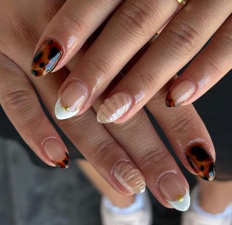 Fall Utah Nails, Nails With Gold Design, Utah Nails, Acrylic Nail Shapes, Hello Nails, Simple Gel Nails, Summery Nails, Polygel Nails, Basic Nails