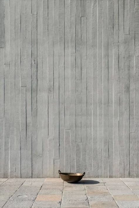 casa topo by martín dulanto is a wood + concrete residence in lima, peru Board Formed Concrete Wall, Concrete Cladding, Concrete Exterior, Concrete Wall Texture, Board Formed Concrete, Wood Facade, Cladding Design, Concrete Interiors, Concrete Finishes