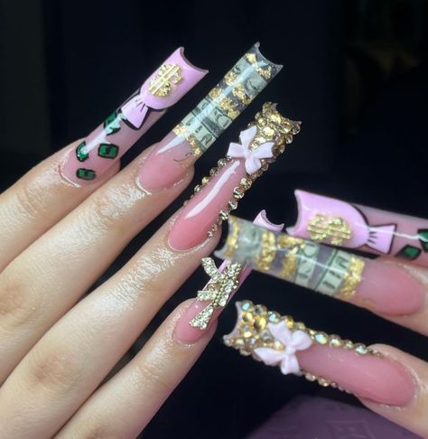 22 Nails Birthday, Money Nail Set, Money Set Nails, Money Nails Designs Ideas, Money Bag Nails, Pink Money Nails, Money Nails Acrylic, Dollar Nails, Buchona Nails