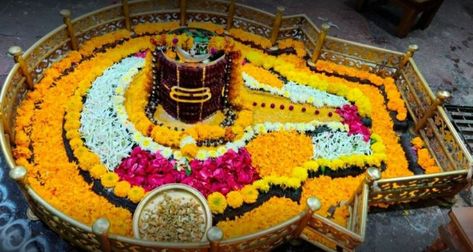 Grishneshwar Temple Grishneshwar Jyotirlinga, Shiva Purana, Kumbh Mela, Ram Image, Sacred Mountain, Om Namah Shivay, Shiva Tattoo, Lord Shiva Family, Temple Architecture