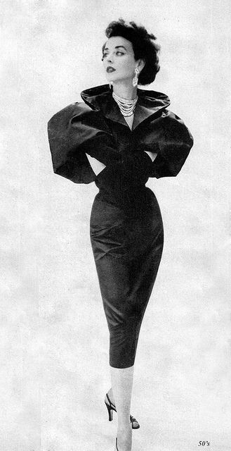 Dorian Leigh Dorian Leigh models a satin and taffeta dress by Howard Greer black wasp waist model magazine vintage fashion 50s iconic look jacket cocktail evening Dorian Leigh, Suzy Parker, 1950 Style, Jean Shrimpton, 1950 Fashion, Fifties Fashion, Glamour Vintage, Fashion 1950s, Vintage Fashion Photography