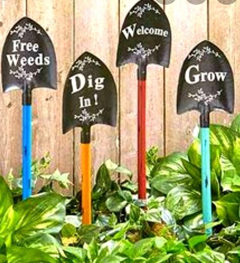 Painted Shovels, Shovel Decor, Shovel Craft, Shovel Art, Garden Tools Decor, Gardening Business, Old Garden Tools, Garden Shovel, Shovel Head