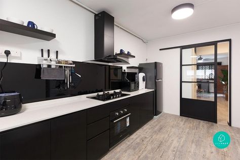 We Heard You: 7 Affordable HDB Resale Renos, $60,000 & Under | Qanvast Kitchen Ideas Hdb Resale, Kitchen Ideas Hdb, Hdb Kitchen, Hdb Interior, Flat Design Ideas, Modern Kitchen Set, Hdb Resale, Kitchen Sliding Doors, Orange Kitchen Decor