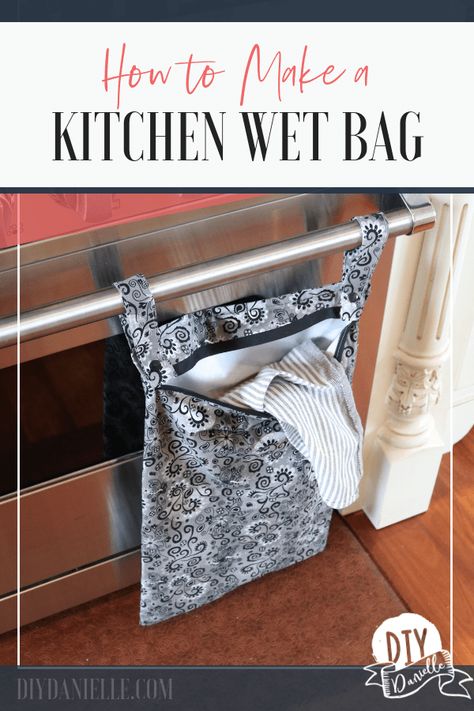 How to make a wet bag for your kitchen with no zipper. Kitchen Sewing, Handy Craft, Fat Quarter Projects, Cleaning Kitchen, Sell Diy, Costura Diy, Beginner Sewing Projects Easy, Bag Sewing, Leftover Fabric