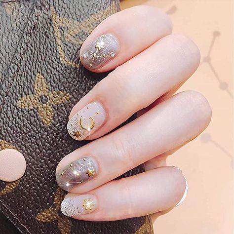 Nails With Stickers Decals, Gold Decal Nails, Nail Moon Designs, Moon And Star Nails Acrylic, Moon And Star Nail Designs, Star Moon Nails, Moon And Stars Nail Art, Nail Sticker Ideas, Star And Moon Nails