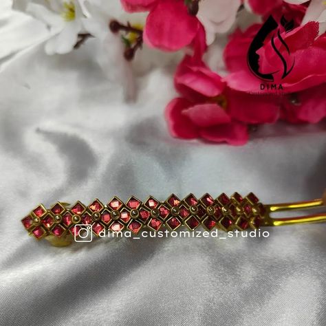 Hair flip, kundan drip! Level up your hairstyle with this vibrant, handcrafted hair clip featuring a mesmerizing kundan stone. ✨ It's the perfect pop of color to add instant flair and personality. Shop now and express yourself through your hair! DM for custom and bulk orders #kundanhairclip #handmadehairpiece #vibrantcolors #hairaccessories #festivalvibes #ethnicjewelry #shopsmall #expressyourself #summervibes Kundan Clips, Diy Hair Accessories Beads, Silk Thread Bangles Design, Silk Bangles, Accessories Beads, Thread Bangles Design, Bridal Braids, Kundan Bangles, Crochet Jewelry Patterns