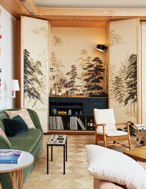 Interior Japanese Style, De Gournay Wallpaper, Midcentury Home, Japanese Interior Design, Design Salon, Living Room Bar, Room Transformation, Japanese Interior, Design Del Prodotto