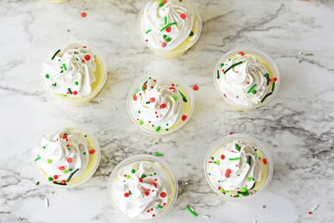 These Sugar Cookie Pudding Shots are the perfect way to get any Christmas party started! Just combine vodka with all the delicious flavors of classic sugar cookies for a fun, boozy treat! Sugar Cookie Jello Shots, Sugar Cookie Pudding Shots, Cookie Pudding, Christmas Drinks Recipes, Pudding Shots, Boozy Desserts, Best Sugar Cookies, Vanilla Vodka, Festive Drinks