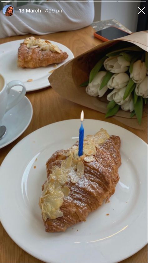 Croissant Birthday Cake, Cafe Birthday Photoshoot, Birthday Croissant, Birthday Morning Aesthetic, Birthday Breakfast Aesthetic, Happy Birthday Breakfast, Cafe Birthday Party, Tavalod Idea, Croissant Cake