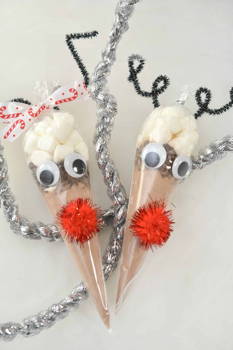 Reindeer Cocoa Treat Bags via @Mooreorlesscook Dollar Tree Christmas Crafts Diy, Dollar Tree Christmas Crafts, Reindeer Hot Chocolate, Chocolate Cone, Diy Hot Cocoa, Christmas Donuts, Cocoa Gift, Affordable Christmas Gifts, Hot Chocolate Gifts