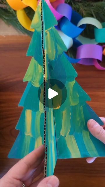 3d Cardboard Tree, How To Make A 3d Tree, 3d Tree Craft, 3 D Christmas Tree, Christmas Cardboard Crafts, Christmas Tree Cardboard, Kids Table Christmas, Cardboard Trees, Cardboard Tree