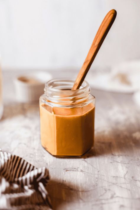 This rich and creamy low carb caramel sauce is the perfect sugar-free caramel recipe! 🍯 Use it as a keto dessert topping for all your favorite treats. A delicious, guilt-free way to enjoy a classic flavor on keto! Keto Butterscotch, Sugar Free Caramel Sauce, Keto Caramel Sauce, Low Carb Caramel, Sugar Free Caramel, Keto Caramel, Caramel Recipe, Butterscotch Sauce, Dessert Toppings