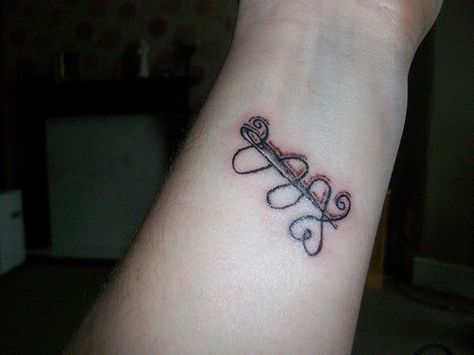 sewing needle and thread with a heart by ITSABEE, via Flickr Sewing Tattoo, Sarah Tattoo, Sewing Tattoos, Tattoos For Girls, Friendship Tattoos, Memorial Tattoo, Old Tattoos, Memorial Tattoos, Tattoos Designs