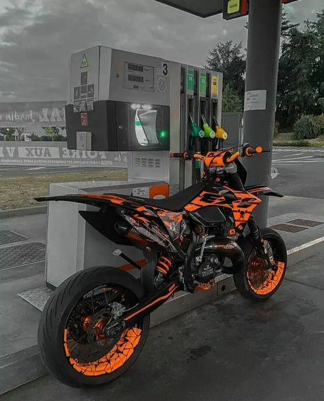 Pin de Jegger Bromocora en Supermoto | Motocicletas de motocross, Motos de motocross, Motos geniales Supermoto 125, Motor Cafe Racer, Supermoto Bikes, Ktm Supermoto, Ktm Motocross, Tmax Yamaha, Motorcross Bike, Bike Aesthetic, Futuristic Motorcycle