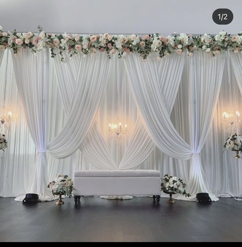 Intimate Nikah Decor, Backdrop Curtain Ideas, Archway Decorations, White Wedding Backdrop, Marriage Hall Decoration, Medical Bedding, Wedding Design Board, Reception Stage Decor, Simple Stage Decorations