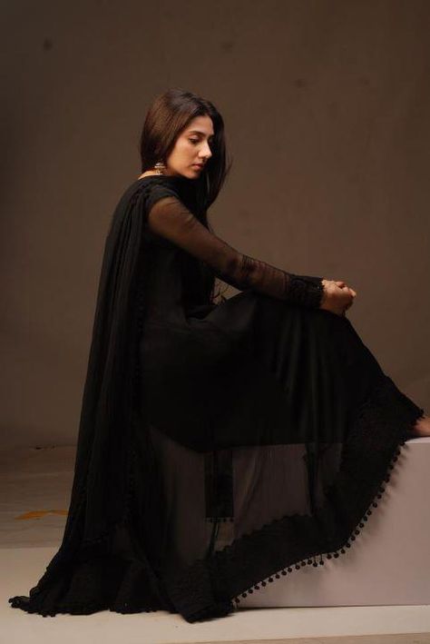 Mahira Khan - Pakistani Actress... Watch her drama: Shere e Zaat... Great drama and great acting. Mahira Khan Dresses, Black Anarkali, Designer Anarkali Dresses, Georgette Anarkali, Anarkali Dress Pattern, Mahira Khan, Pakistani Dresses Casual, Kurti Designs Party Wear, Designer Party Wear Dresses