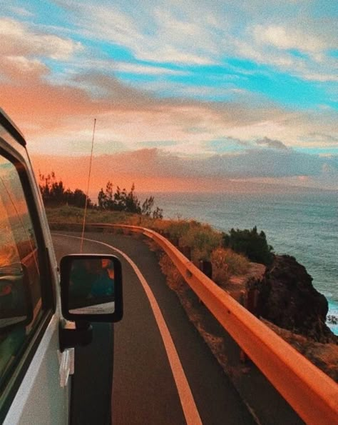 A Car, The Sky, The Road, Road