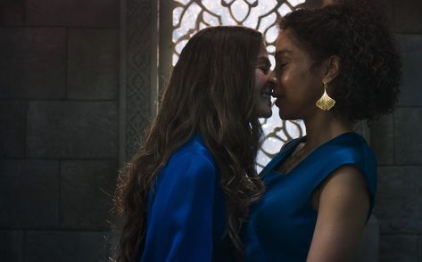 Moiraine Damodred Rosamund Pike, The Wheel Of Time Moiraine, Moraine Sedai, Moiraine Sedai, Scarlett Hair, Moiraine Damodred, Wheel Of Times, Sophie Okonedo, Daniel Henney