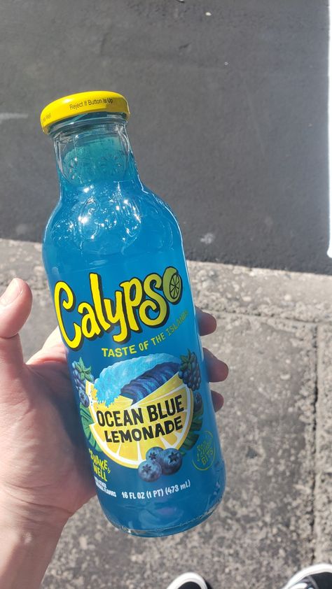 Calypso Ocean Blue Lemonade, Calipso Drink, Calypso Blue Lemonade, Calypso Lemonade Aesthetic, Blue Drink Aesthetic, Blue Drinks Non Alcoholic, Calpis Drink, Calypso Drink, Calypso Lemonade