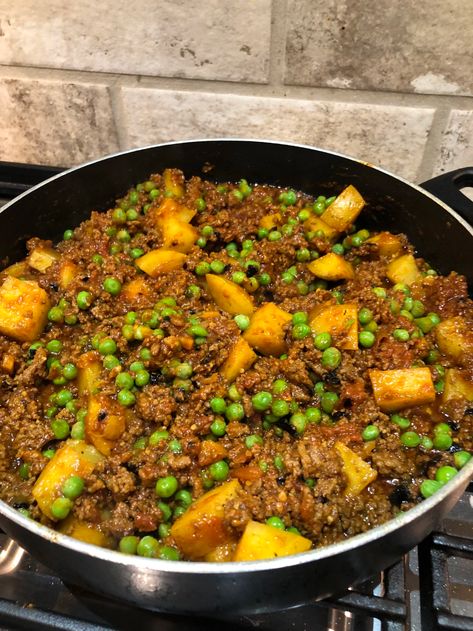 Keema Aloo, Beef Keema, Keema Recipes, Healthy Beef Recipes, Ground Beef And Potatoes, Beef And Potatoes, Ground Beef Recipes For Dinner, Pakistani Food, Beef Recipes Easy