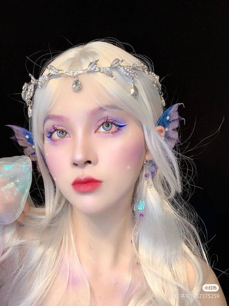 Fairy Elf Makeup, Angelcore Makeup, Fairy Makeup Aesthetic, Cute Halloween Makeup Ideas, Fairy Costume Makeup, Elven Makeup, Fairy Photoshoot, Fairy Garden Ideas, Elf Cosplay