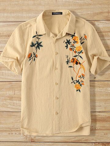 Shirt With Flowers, Embroidered Shorts, Dream Clothes, Retro Outfits, Aesthetic Fashion, 25 Years, Beautiful Outfits, Aesthetic Clothes, Short Sleeve Shirt