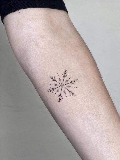 Cold Tattoo, 30 Tattoo Ideas, Small Snowflake Tattoo, Snowflake Tattoo, Winter Tattoo, 30 Tattoo, Stunning Tattoos, Glyph Tattoo, Tato Minimal