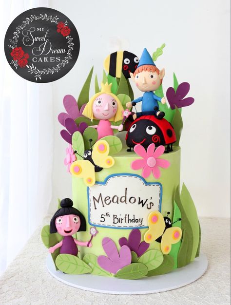 Fairy Tale Cake For Kids, Fairy Toadstool Cake, Ben And Holly's Little Kingdom, Ben And Holly Party Ideas, Ben And Holly Cake, Monster Birthday Cakes, Dinosaur Birthday Theme, Ben And Holly, Peppa Pig Birthday Party