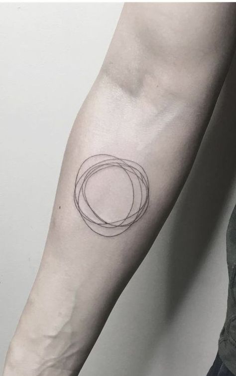 Four Circles Tattoo, Overlapping Circles Tattoo, Concentric Circles Tattoo, Open Circle Tattoo, Imperfect Circle Tattoo, Circle Back Tattoo, Circle Shoulder Tattoo, Circle Tattoo Ideas, Edm Tattoo