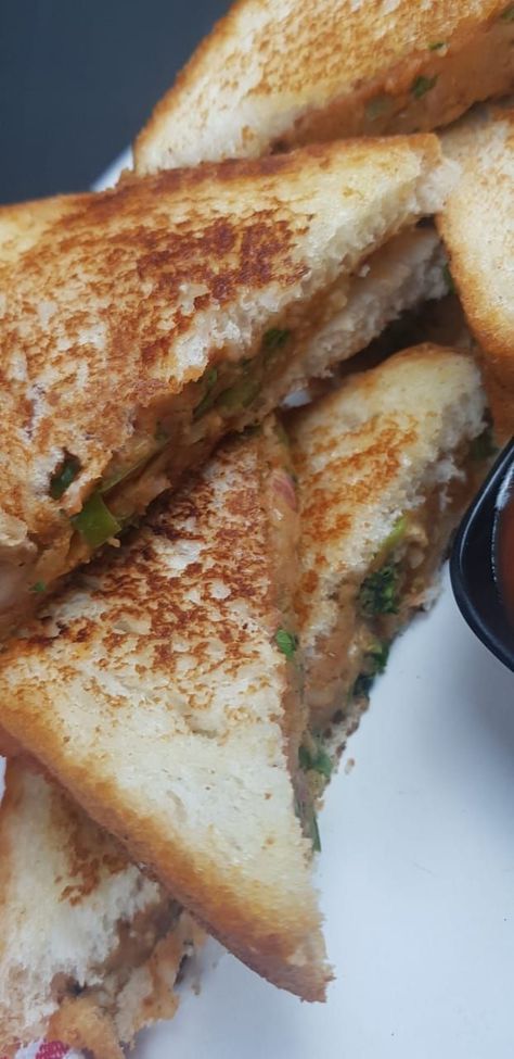 https://youtu.be/Dekogs8RJ40 #Sandwich #Potatosandwich #SpicyAlooSandwich Easy breakfast recipe |Crunchysandwichfor2minrecipe |Simplesandwichrecipe |Sandwichrecipe |Tomatosandwich |onionsandwich |Cucumbersandwich |Tastysandwichrecipe|Quicksandwichrecipe |Crunchyoniontomatosandwichrecipe |Easysandwichrecipe Masala Sandwich, Aloo Masala, Sandwich Easy, Potato Sandwich, Easy Breakfast Recipe, Indian Breakfast, Food Drink Photography, Tea Time Snacks, Indian Snack Recipes