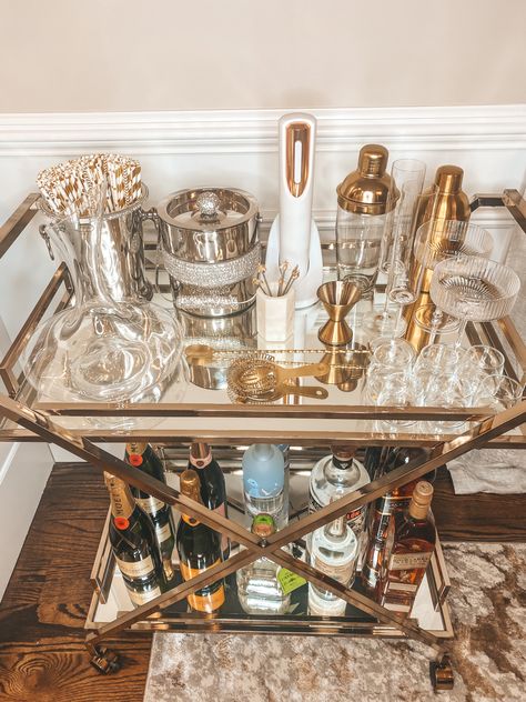 Glam Bar Cart, Bar Cart Area, Friday Jr, Buffet Set Up, My Own Apartment, Martini Party, Apartment 2023, Coffee Table Inspiration, Italian Bar