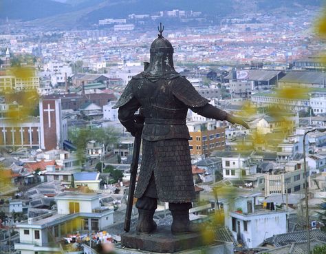 A statue of Admiral Yi Sun-sin looks out over the city of Mokpo, South Korea Mokpo South Korea, Yi Sun Sin, Mokpo, Tang Soo Do, Travel Wishlist, North South, North Korea, Soviet Union, Places Ive Been