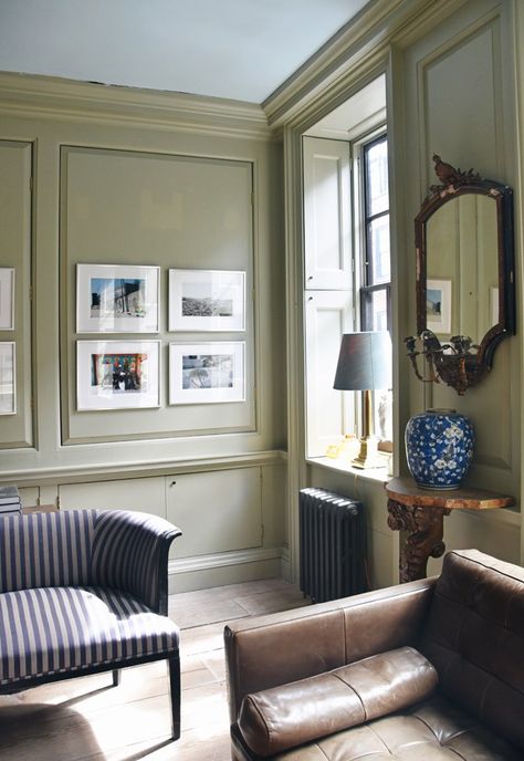 Home tour | A restored Georgian townhouse in East London Georgian Cornice, Modern Georgian House, Modern Georgian Interiors, London House Interior, Panelling Ideas, Modern Georgian, Ohio House, English Living Room, Wooden Panelling