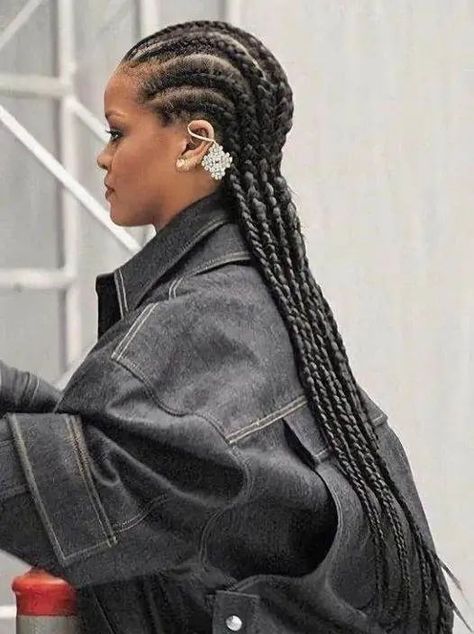 Rihanna Braids Cornrows, Fulani Braids Rihanna, Rihanna Cornrows Hairstyles, Rihanna Box Braids, Big Fulani Braids Hairstyles, Rihanna With Braids, Twin Braids Hairstyles Black, Beyonce Braids Hairstyles, Grey Cornrows