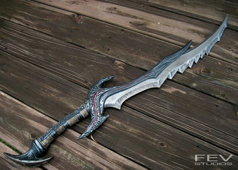 The Ripper Skyrim Daedric Swords, Daedric Armor, Elder Scrolls Art, Pretty Knives, Martial Arts Workout, 다크 판타지, Cool Swords, Quiver, Character Design Animation