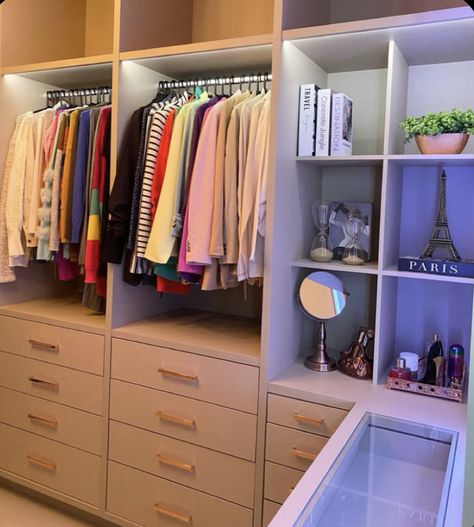 Room Organization Bedroom, Things To Wear, Dream Closet Design, Beauty Room Decor, Wardrobe Room, Closet Decor, Dekorasi Kamar Tidur, Pinterest Room Decor, Cozy Room Decor