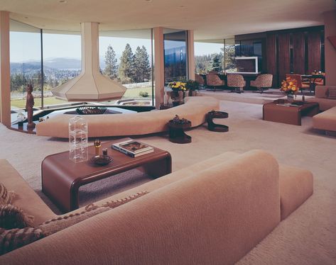 Arthur Elrod’s Palm Springs interiors - Curbed LA Palm Springs Living Room, Palm Springs Interior, Oasis Springs, 60s Interior, 70s Interior Design, 80s Interior Design, Palm Springs Home, 80s Interior, 70s House