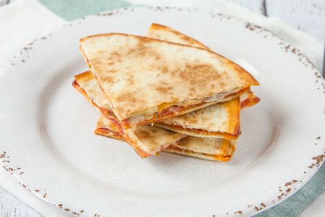 Lunchbox Pizza Quesadilla Recipe - Food.com Lunchbox Pizza, Lunchbox Meals, Bento Inspiration, Cheesy Quesadilla, Lunchbox Food, Pizza Quesadilla, Quesadilla Recipe, Healthy School, Healthy School Lunches