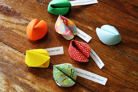 Friendship Fortune Cookies: Send a sweet note or Valentine's fortune in this easy kids craft. #valentines Egg Art Projects, Kix Cereal, Paper Snowflake Designs, Idea Lab, Friendship Crafts, Cookie Craft, Chinese Holidays, Chinese Artwork, Friendship Party