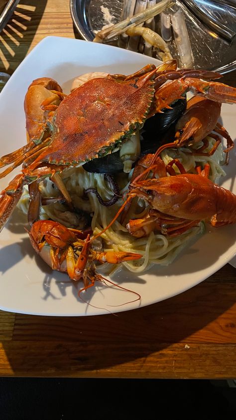 Crab Aesthetic Food, Photo Instagram Aesthetic, Seafood Aesthetic, Crab Restaurant, Pasta Restaurant, Greece Food, Crab Recipes, Seafood Pasta, Photo Instagram