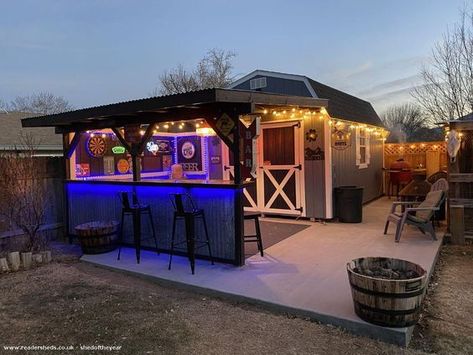 Backyard Shed Bar Ideas, Shed Bar Ideas, Tattoo Garden, Bar Shed, Outside Bars, Pub Sheds, Outdoor Patio Bar, Backyard Renovations, Backyard Bar